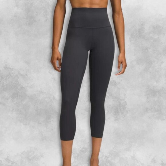 Lululemon Capri Leggings Mid-Rise Stretch Moisture Wicking Navy Blue Women's 6 - Picture 3 of 7